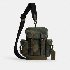 Mochila COACH Hitch 13 In Signature Camo Print Masculino Verdes | 56834OFPU