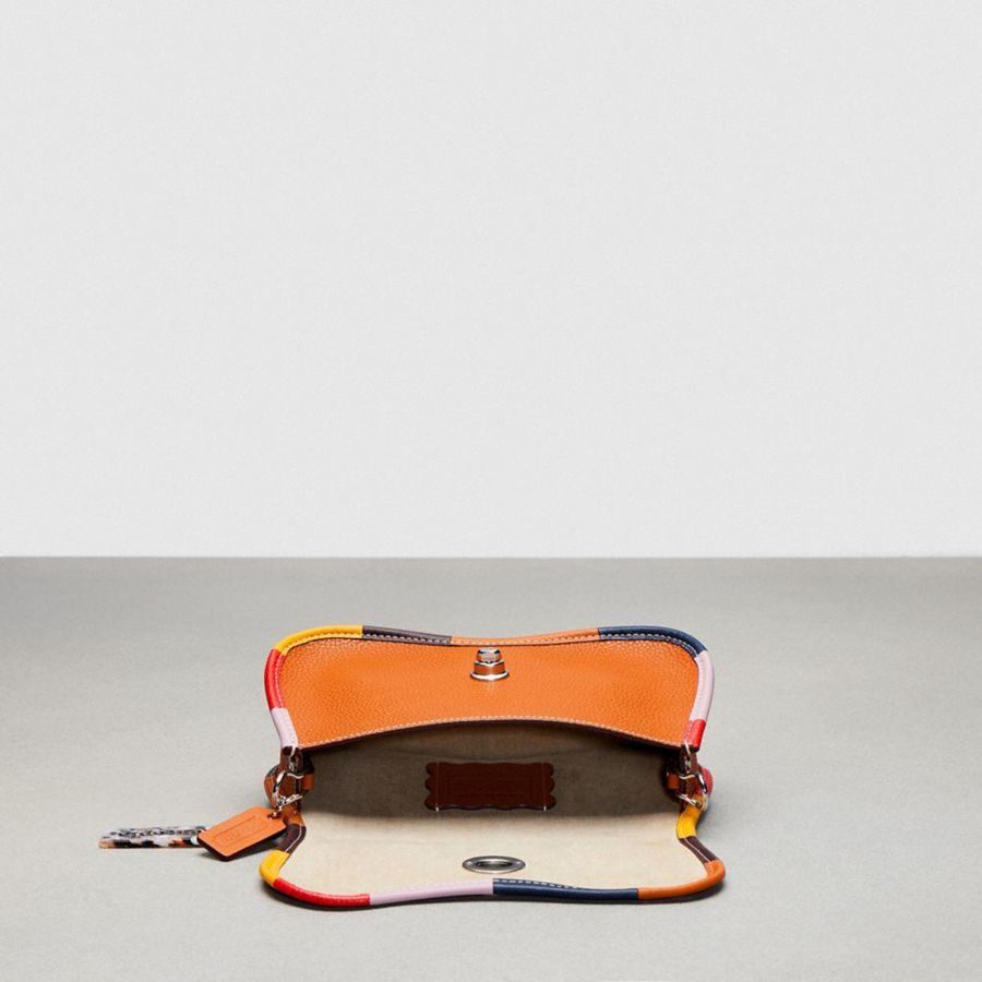 Bolsa Crossbody COACH Wavy Dinky In Coachtopia Leather With Colorful Binding Feminino Marrom | 02375RTAZ
