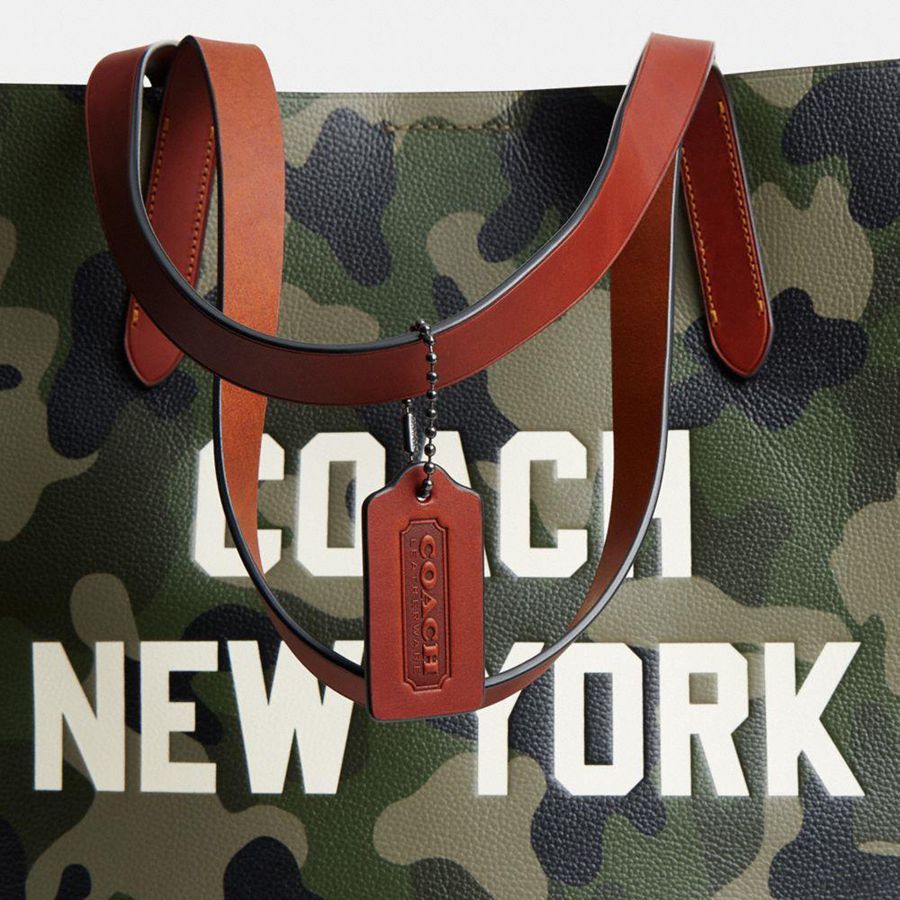 Bolsas Tote COACH Relay With Camo Print And Coach Graphic Masculino Verdes | 20145CHOQ