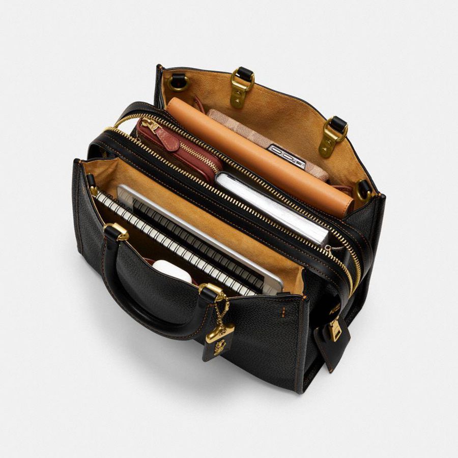 Bolsas Tote COACH Rogue In Regenerative Leather Feminino Pretas | 53816JTDA