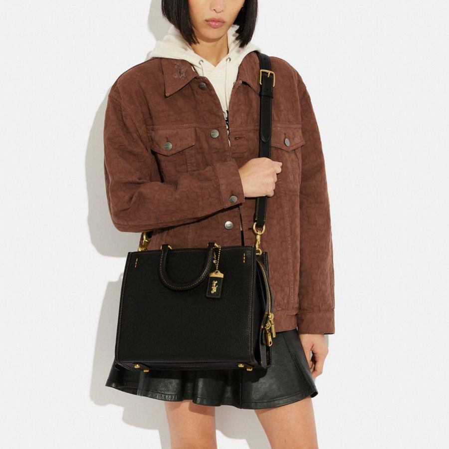 Bolsas Tote COACH Rogue In Regenerative Leather Feminino Pretas | 53816JTDA