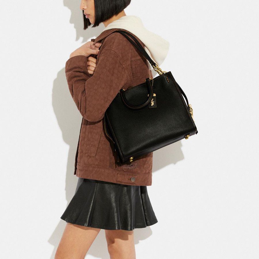 Bolsas Tote COACH Rogue In Regenerative Leather Feminino Pretas | 53816JTDA
