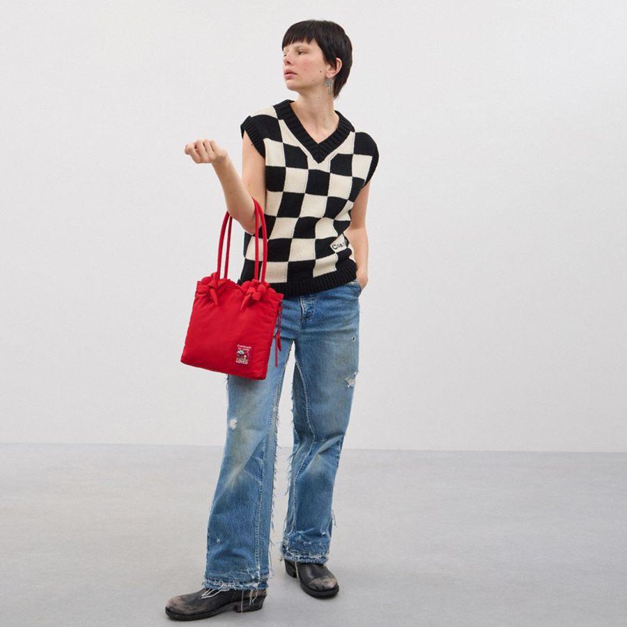Bolsas Tote COACH Topia Loop Small Tote In Recycled Polyester With Heart Appliqué Feminino Vermelhas | 25839BOVN