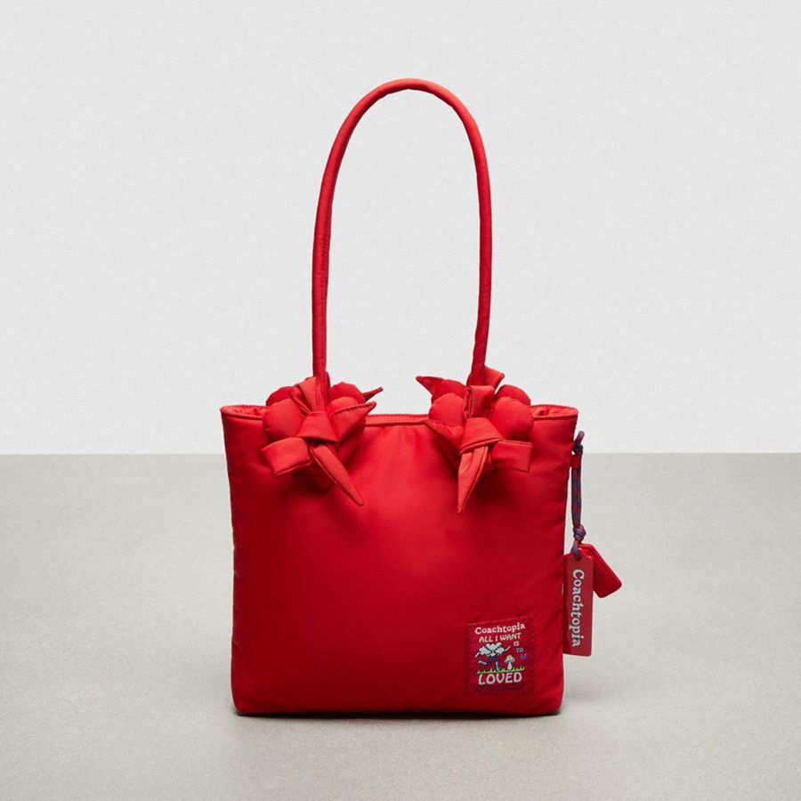 Bolsas Tote COACH Topia Loop Small Tote In Recycled Polyester With Heart Appliqué Feminino Vermelhas | 25839BOVN
