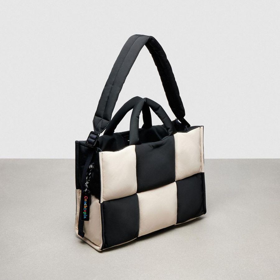 Bolsas Tote COACH Topia Loop Tote In Recycled Polyester With Checkerboard Quilting Feminino Pretas | 58317OEQP