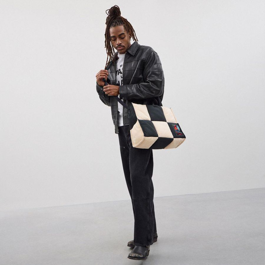 Bolsas Tote COACH Topia Loop Tote In Recycled Polyester With Checkerboard Quilting Feminino Pretas | 58317OEQP