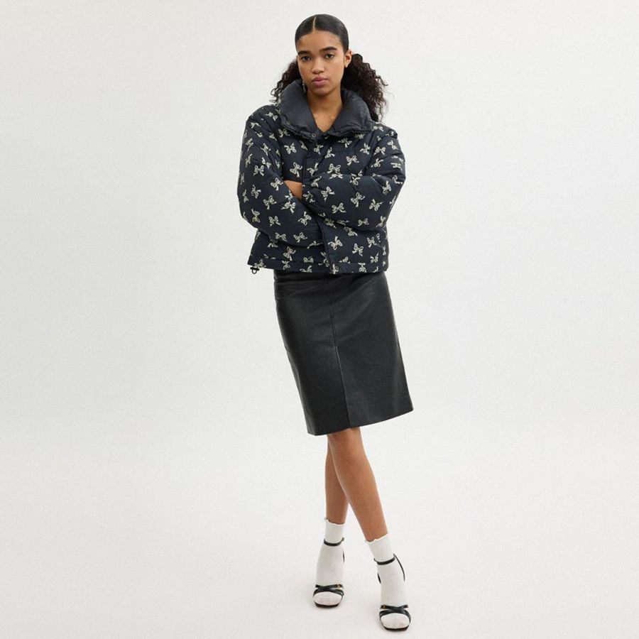 Casaco COACH Reversible Cropped Puffer In Recycled Polyamide Feminino Pretas | 95042SCMN