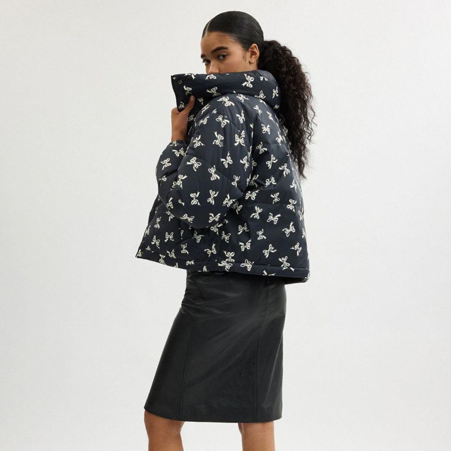 Casaco COACH Reversible Cropped Puffer In Recycled Polyamide Feminino Pretas | 95042SCMN