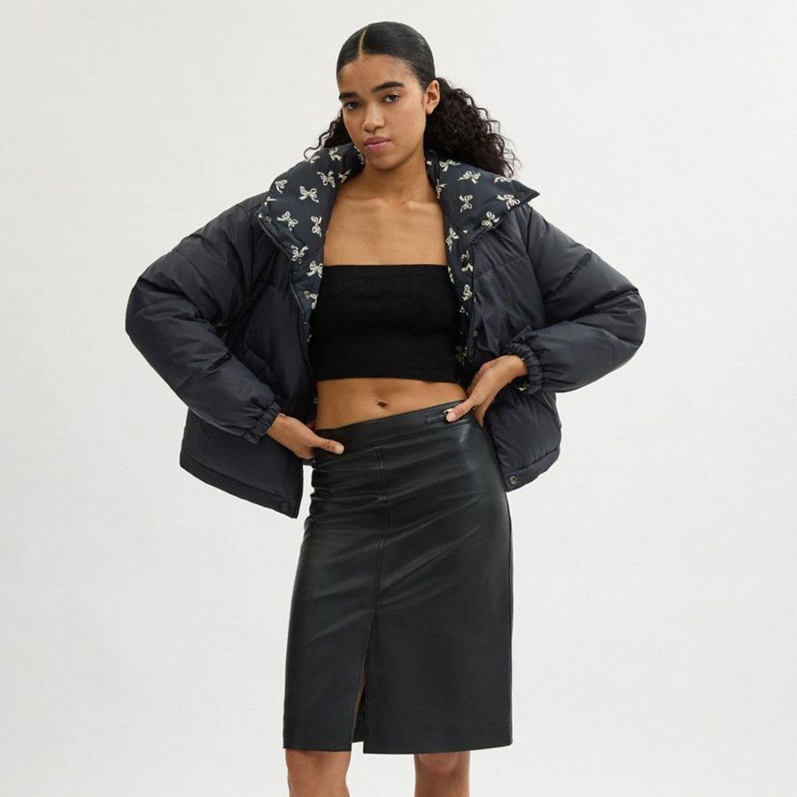 Casaco COACH Reversible Cropped Puffer In Recycled Polyamide Feminino Pretas | 95042SCMN