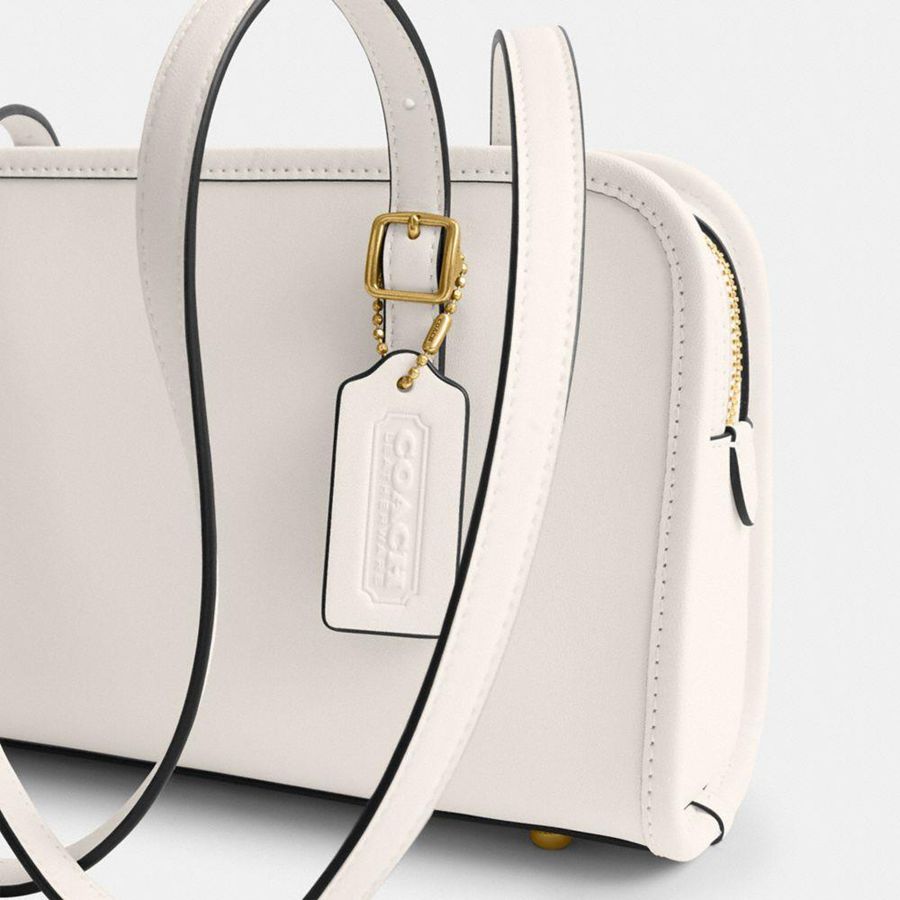 Charms COACH Swing Zip Bag With And Strap Feminino Douradas | 83451IECQ