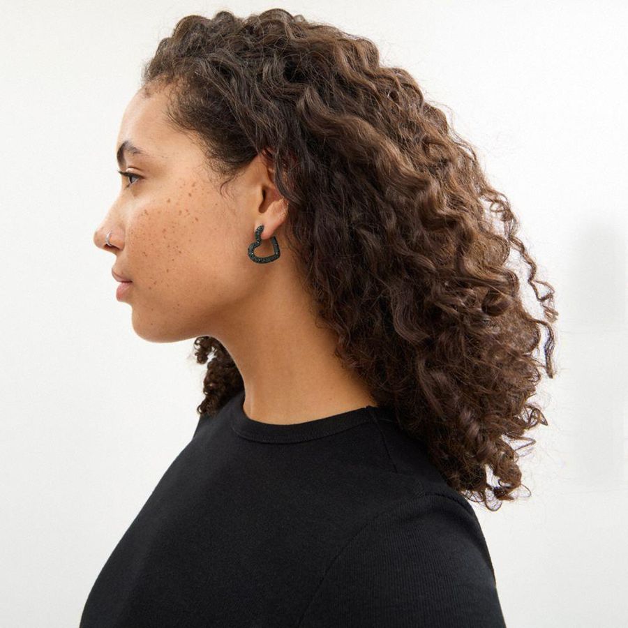 Jóias COACH Pavé Heart Hoop Earrings Feminino Pretas | 65879BZMD