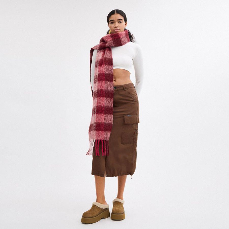 Lenço COACH Oversized Plaid Muffler With Leather Patch Feminino Rosa | 79138AJIN