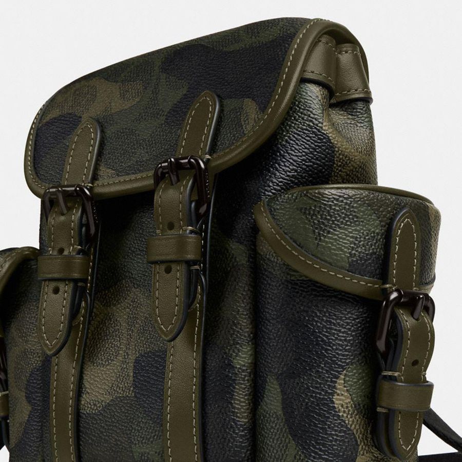Mochila COACH Hitch 13 In Signature Camo Print Masculino Verdes | 56834OFPU